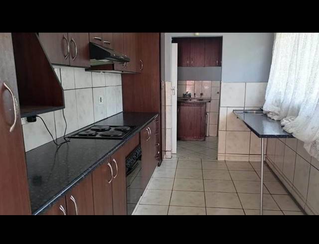 3 BEDROOM HOUSE FOR SALE IN FREEWAY PARK